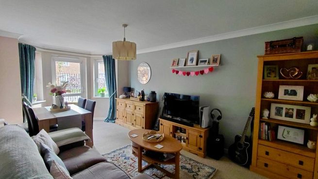 Flat 4 Mortimer House, 77 Penfold Road, Worthing